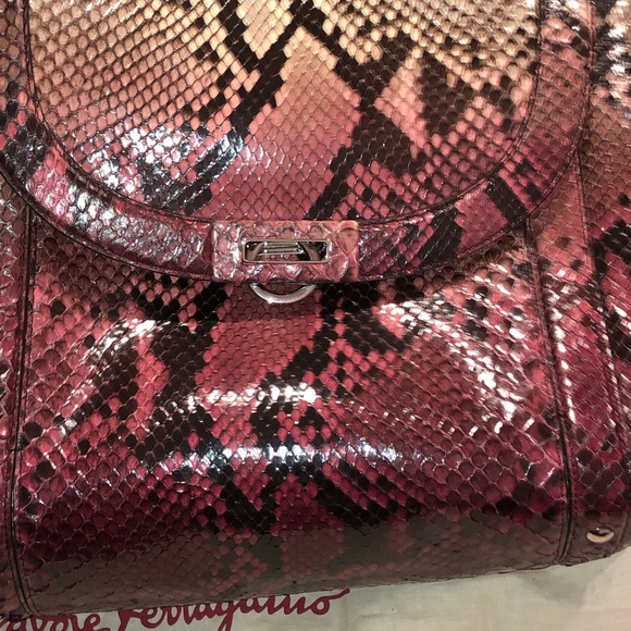 Ferragamo bag - Picture 4 of 8